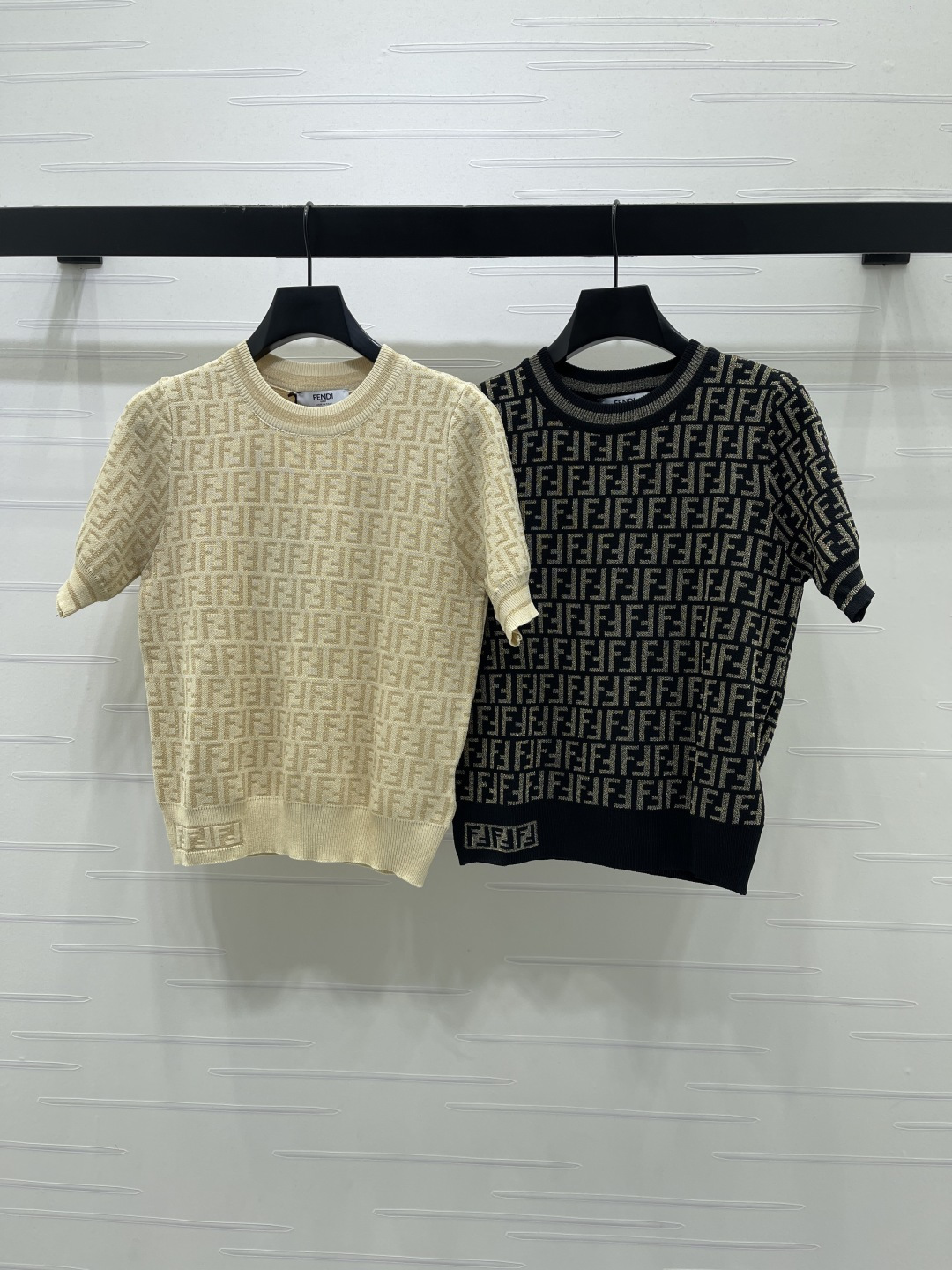 Women's short sleeves